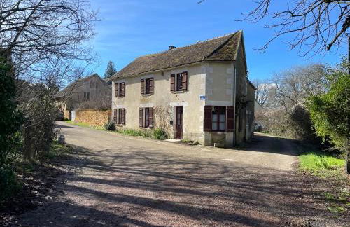Gîte La Maison des Poètes de 1 à 6 personnes à Treigny Perreuse - Foto 2