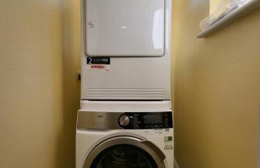 Sands House - luxury modern studios with secure parking in Epsom, Surrey - Photo 10