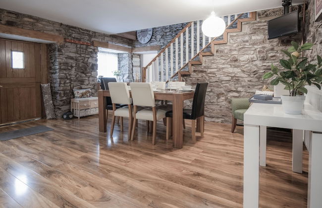 Fletcher Coach House - 3 Bedroom Cottage - Pendine - Photo 23