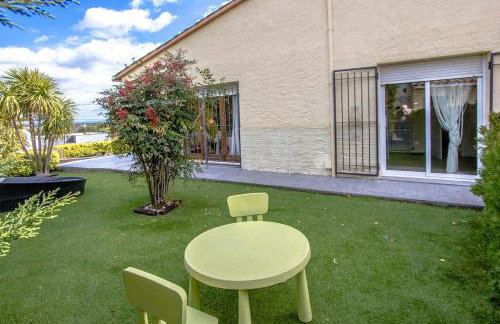 Catalunya Casas Unique Costa Brava Abode with train access to BCN - Foto 42