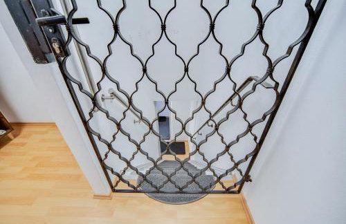 FEWO-LAVEES moderne zentrale FeWo nahe OMV Wacker Kliniken Burg -Eigener Eingang-Schlüsselloser Check in - Foto 38