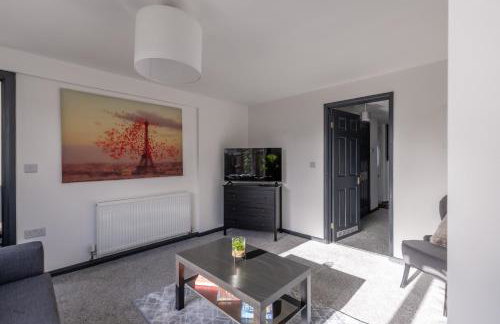 Modern 3 Bed House-Free Parking-by Holiday Homes - Foto 36