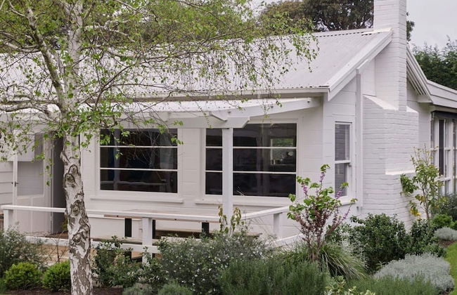 Portsea Paradise Pool and Tennis Court - Photo 1