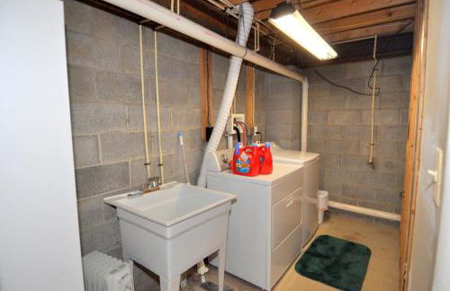 Trails End River Retreat - River Access - Pet Friendly - Hot Tub - Grill - Wifi - Fire Pit - Deck - Screen Porch - Family Friendly - Fishing - King Bed - Wood Stove - Photo 5