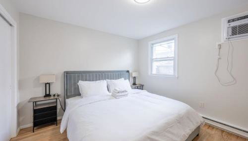 Modern 2BR 8 mins to Penn Station with WiFi and Laundry - Foto 2