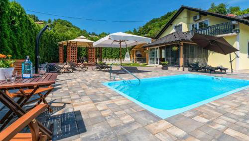 Beautiful Home In Tuheljske Toplice - Foto 1