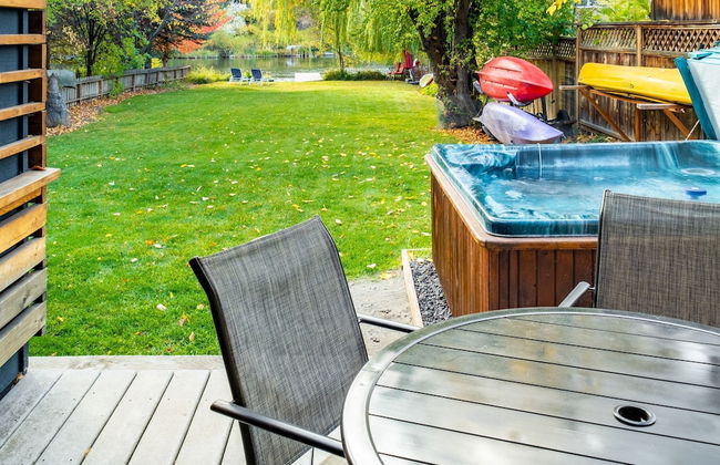 Riverfront Bend by Avantstay Private Dock Kayaks Large Yard w Views Hot Tub - Foto 23