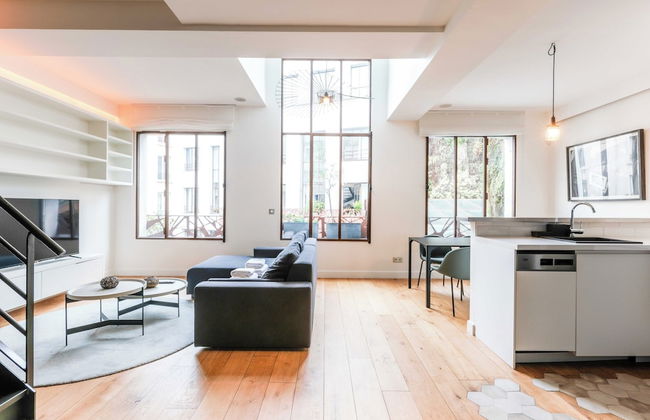 Newly Renovated Loft Bastille - Photo 1