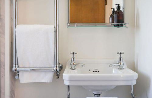 Cliff Top - Panoramic Sea Views with Spa & Hot Tub - Photo 33