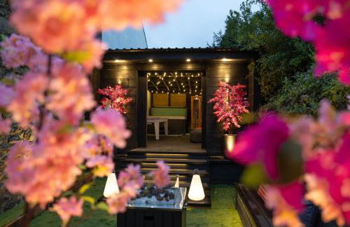 The Secret Garden, Donaghadee - The Hideaway - Stylish 5-Beds, and Lavish 3-Bedrooms - Guests 7 - Super Fast Speed Wi-FI - Foto 8