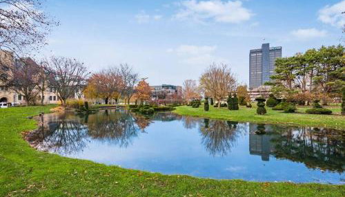 Modern Apartment with Pool Table! Pet-friendly! - Foto 3, Garden