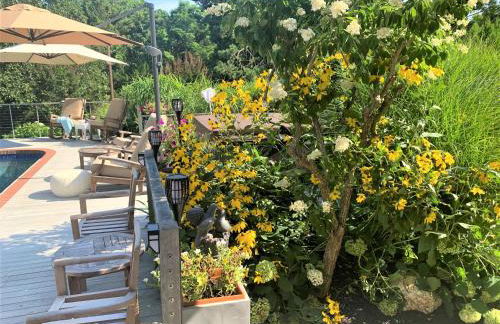 The J Luxury Villa - Southampton Poolside Retreat with Sauna - Foto 16