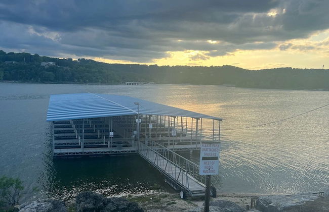 Lakefront Oasis Amazing Views! - Photo 20