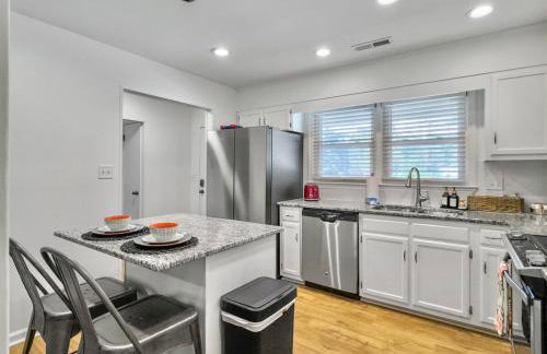 The Caspian large family house with private pool in Summerville - Foto 38