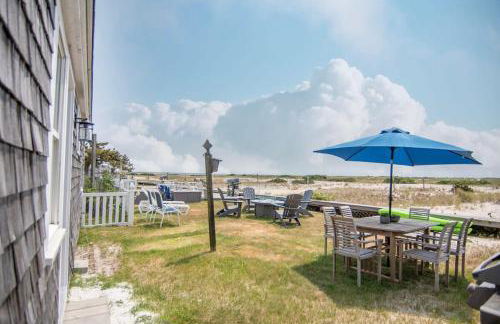 North Truro Beachfront Cottage with Cozy Backyard - Foto 21