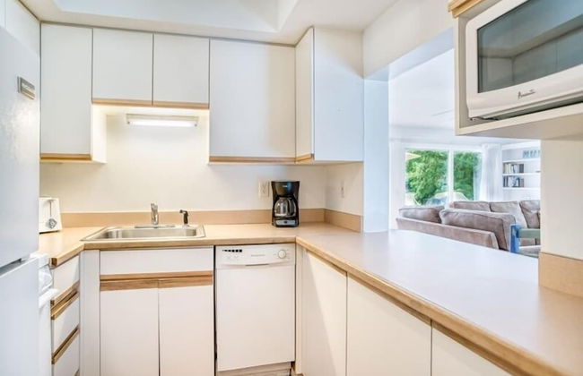 Baywatch Cottage 2 Bedroom Home by RedAwning - Foto 6