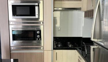 Apartamento Completo próximo ao Shopping Catuaí - Foto 4, stove