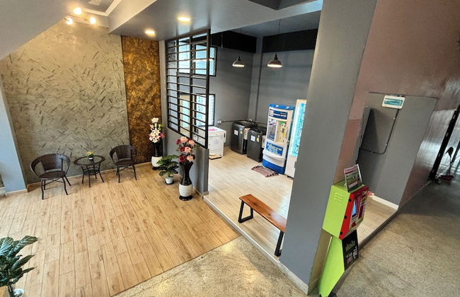 The Loft Living Space - Photo 7