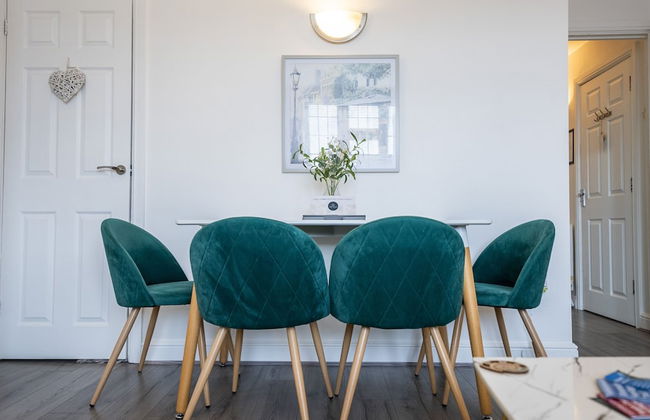 Modern Townhouse Apartment in Stratford Upon Avon With Wifi & Netflix - Photo 12