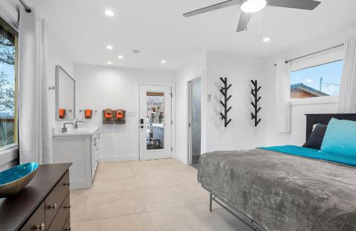 Guadalupe Bluff Modern House - Foto 80