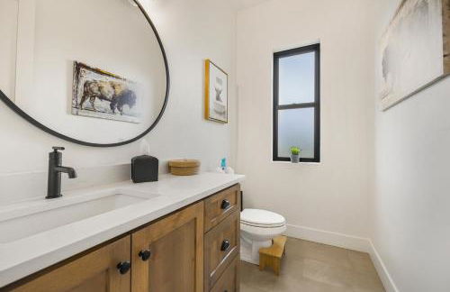 TetonHaus 5BR Hot Tub Game Room Walk to Driggs 20 min to Targhee - Foto 28