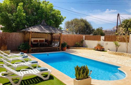 Villa Ingrid. Piscina exterior. - Photo 1