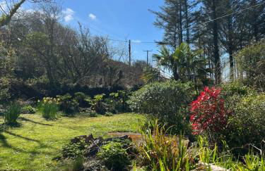 Lofthouse - secluded quirky cottage with sea views! - Photo 25