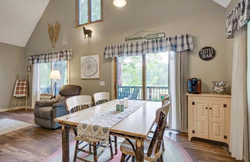 Peaceful Waterfront Cabin on Tittabawassee River! - Foto 8