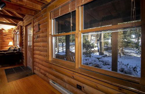 Log Cabin with a Hot Tub in Ellicottville, For Magical Glamping Escapes in New York - Foto 19