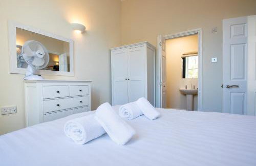 Cosy Flat in Victorian Villa- Parking & Garden - Photo 5