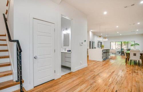 Uptown Modern with Private Patio & 1Gbps Wi-Fi - Foto 62