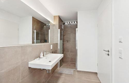 Frankfurt Messe Business Suit - Messe South Gate located across street - Foto 8