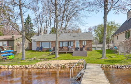 Dock and Views Lake Mitchell Home in Cadillac! - Foto 30