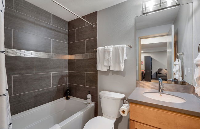 Sleek Home Near Old Town W/ Rftp Hot Tub & Mtn Views - Foto 17