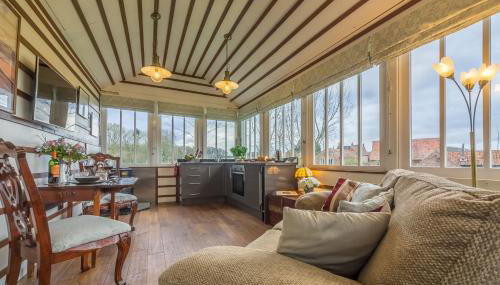 The Signal Box - Photo 2