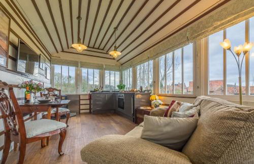 The Signal Box - Photo 2