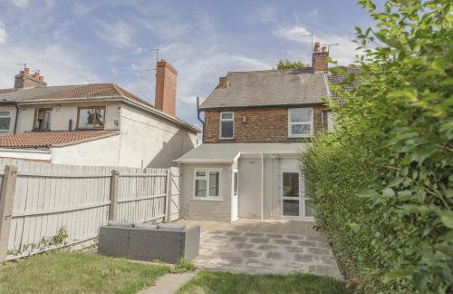 Ryland House Sleeps 8 M6 Access & Garden - Foto 39