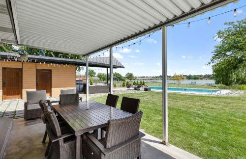 Lakefront Washington Home with Private Pool and Sauna - Foto 27