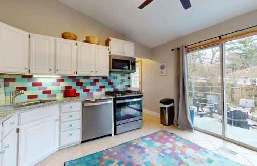 Four Bedrooms & a Beach - Photo 10