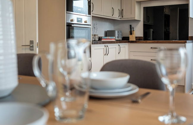 Bright&Spacious 3BD in Centre of Bourton - Photo 40