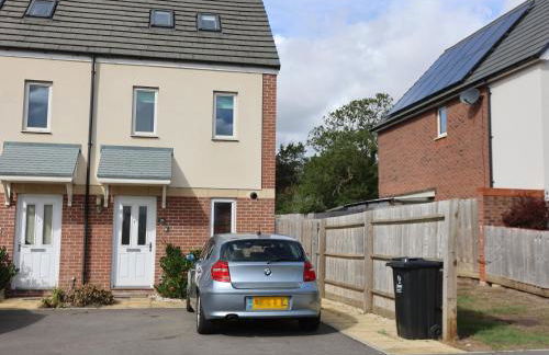 Homington House By N And N Stays, Perfect for Contractors and Workers, Private off road Parking for 2 vehicles, Fast Wifi - Foto 6