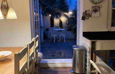 3 Bed Home Sleeps 6 Free parking - Foto 13