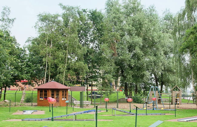 Chalet in Groningen With Spacious Veranda - Foto 27