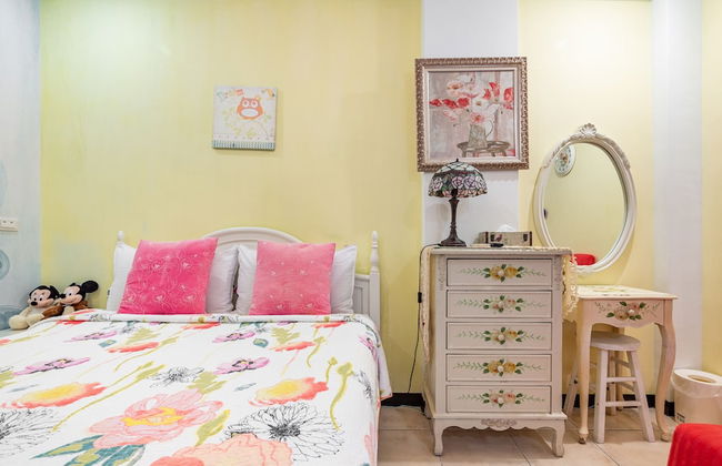 White Cotton Candy B&B - Photo 37