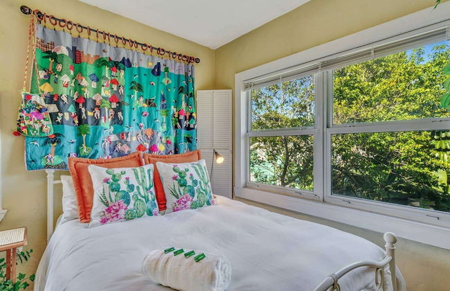 The Secret Garden Home Close to Beach, Shops, Restaurants, Pet Friendly, Close to Lucerne Ave! - Foto 24