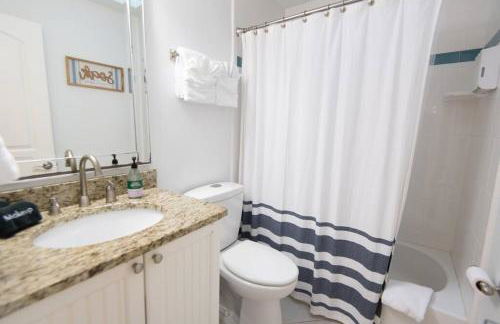 Surfside Beachfront Escape - Neat and Bright - Foto 48