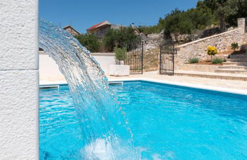 Stone house Grgo with heated swimming pool and spa - Foto 48