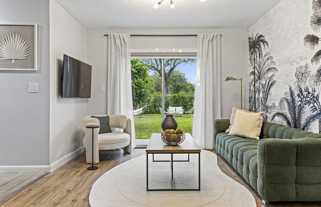 Hidden Garden A Serene Miami Escape - Photo 10