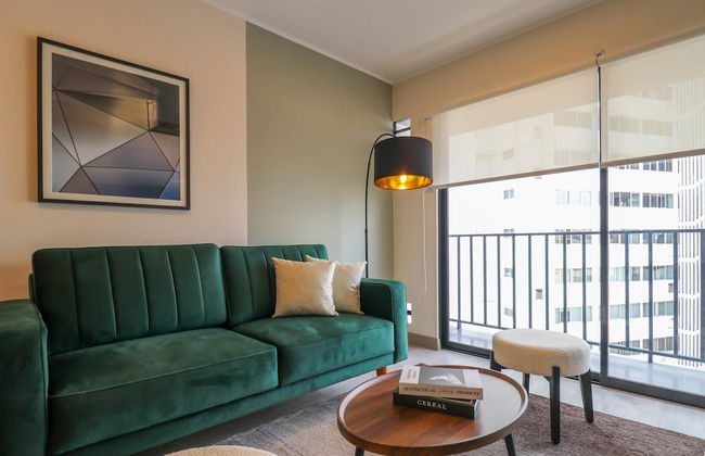 w Grandiose 1BR w Great Balcony in San Isidro - Foto 1