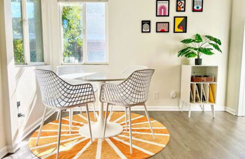 Groovy Getaway Retro Vibes in North Park, SD - Foto 5